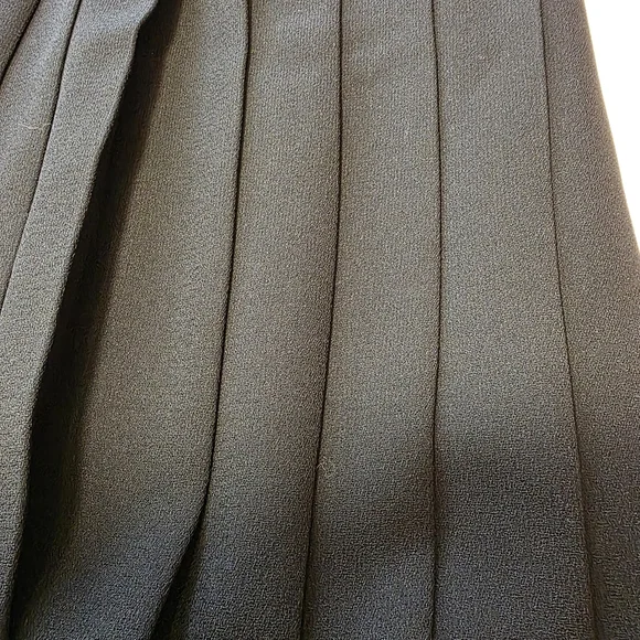 bebe Pleated Black Maxi Skirt Sz 8 Like New - Picture 7 of 10